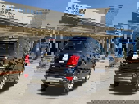 Used 2022 Chevrolet Trax LT w/ LT Convenience Package image 5