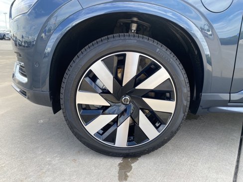 Certified 2025 Volvo XC90 T8 Plus w/ Protection Package Premier image 10