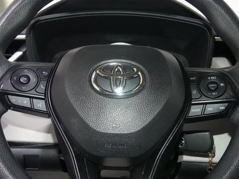 Used 2022 Toyota Corolla LE image 30