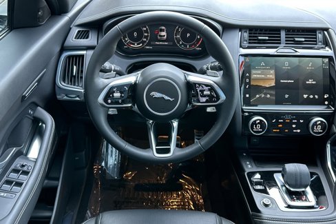 Used 2024 Jaguar E-PACE R-Dynamic SE image 15