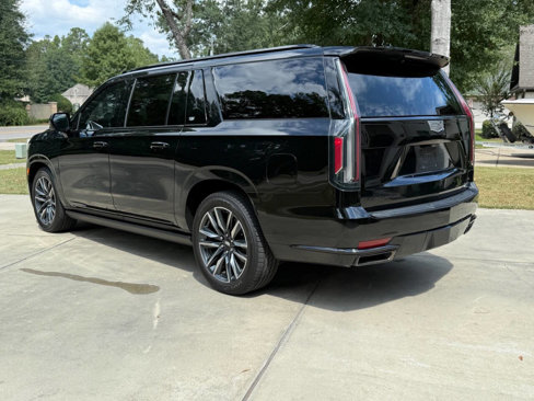 Used 2021 Cadillac Escalade ESV Sport Platinum image 3
