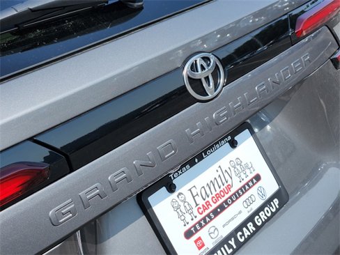 New 2025 Toyota Grand Highlander AWD image 8