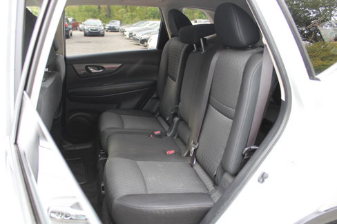 Used 2020 Nissan Rogue SV image 26
