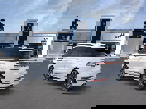New 2025 Lincoln Aviator AWD w/ Jet Appearance Package image 4