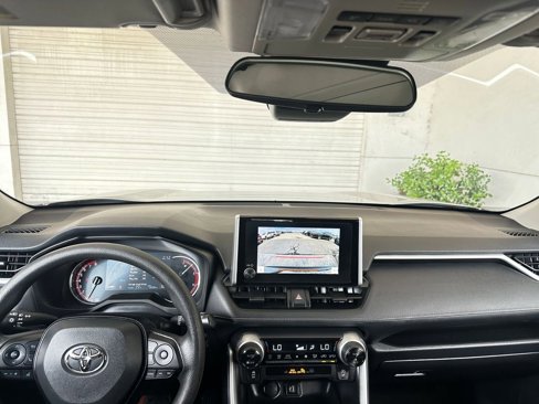 Used 2025 Toyota RAV4 XLE image 33