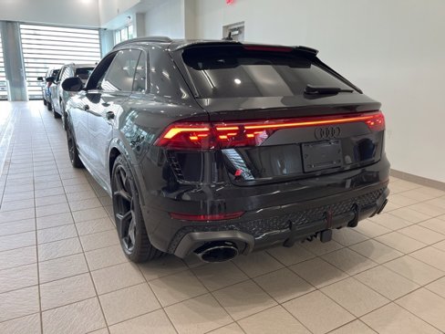 New 2025 Audi RS Q8 performance image 5