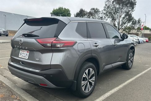 Used 2023 Nissan Rogue SV image 3
