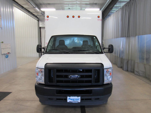 Used 2024 Ford E-350 and Econoline 350 Super Duty w/ Power Windows & Locks Group image 7