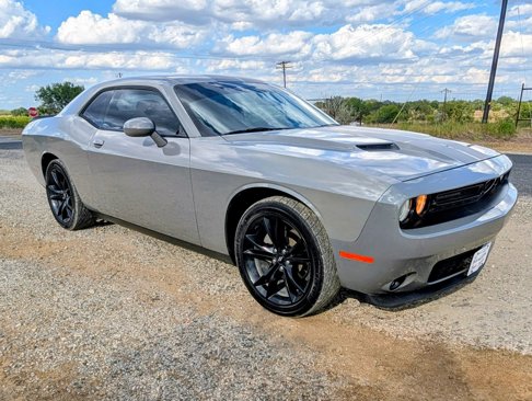 Used 2017 Dodge Challenger SXT w/ Blacktop Package image 2