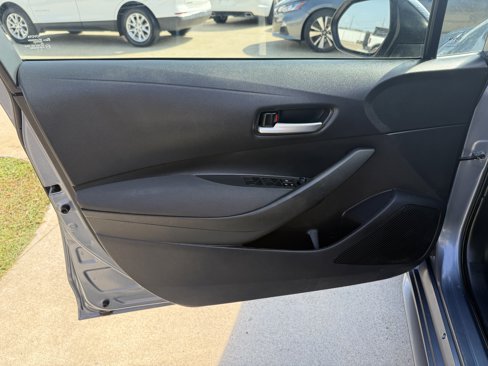 Used 2021 Toyota Corolla LE image 18