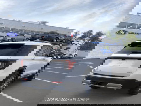 New 2025 Ford Explorer Platinum image 8