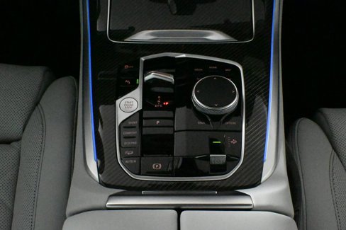 New 2026 BMW X5 M60i w/ Climate Comfort Package image 25