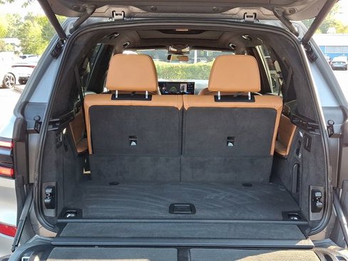 Used 2024 BMW X7 xDrive40i w/ M Sport Package image 37