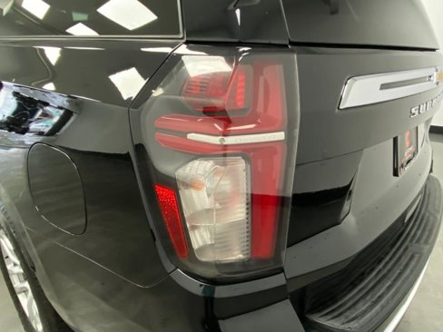 Used 2021 Chevrolet Suburban LT image 13