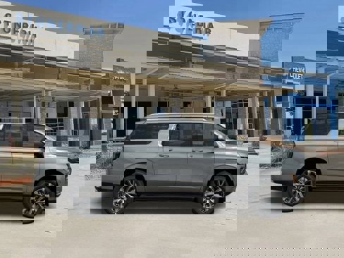 New 2026 Chevrolet Suburban High Country image 4