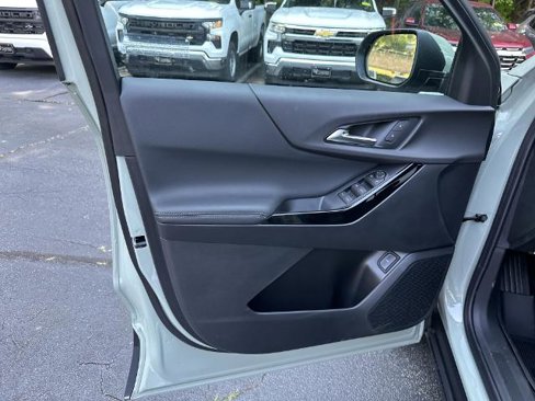 New 2026 Chevrolet Equinox LT w/ Convenience Package II image 11
