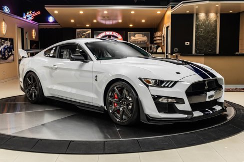 Used 2021 Ford Mustang Shelby GT500 w/ Carbon Fiber Track Pack image 9