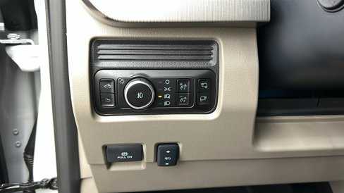 Used 2025 Ford F450 Platinum w/ Platinum Plus Package image 32