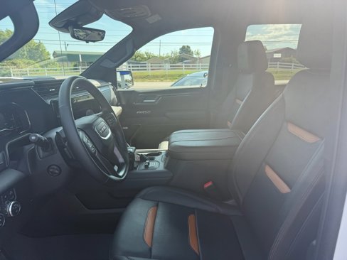 Used 2024 GMC Sierra 1500 AT4 w/ Technology Package image 9