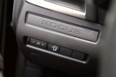 Used 2024 Nissan Rogue S image 23