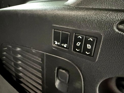 Used 2019 GMC Yukon XL Denali image 31