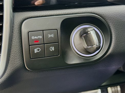 Certified 2022 Porsche Cayenne S Platinum image 11