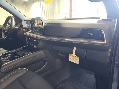 New 2026 Chevrolet Suburban Premier image 36