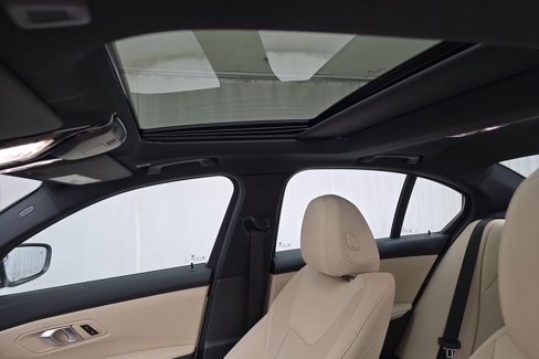 Certified 2025 BMW 330i xDrive Sedan w/ Convenience Package image 23