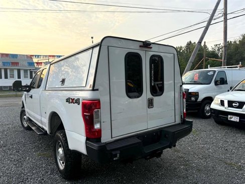 Used 2017 Ford F250 XL w/ Power Equipment Group image 3