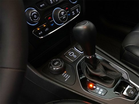 Used 2022 Jeep Cherokee Limited image 18