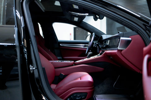 Used 2023 Porsche Panamera GTS image 45