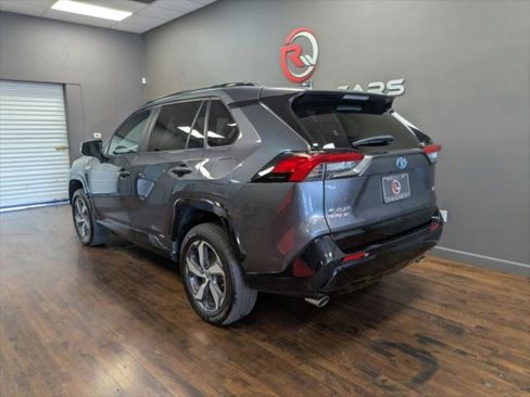 Used 2022 Toyota RAV4 SE w/ Carpet Mat Package (TMS) image 8