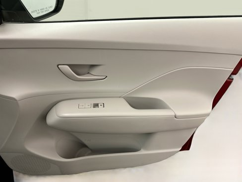 Used 2025 Hyundai Kona SEL image 33