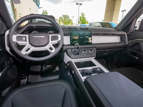 New 2025 Land Rover Defender 110 S image 38