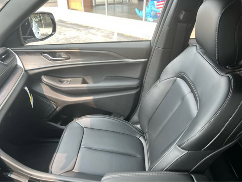 New 2025 Jeep Grand Cherokee L Limited w/ Black Appearance Package image 35