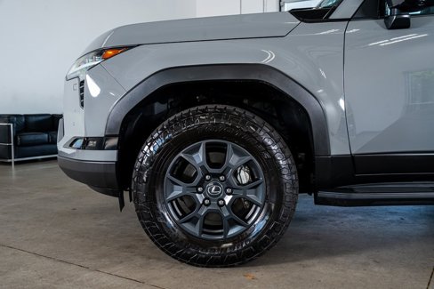 Used 2024 Lexus GX 550 image 9