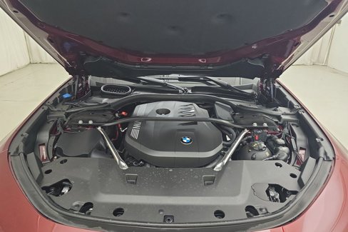Certified 2023 BMW 740i image 32