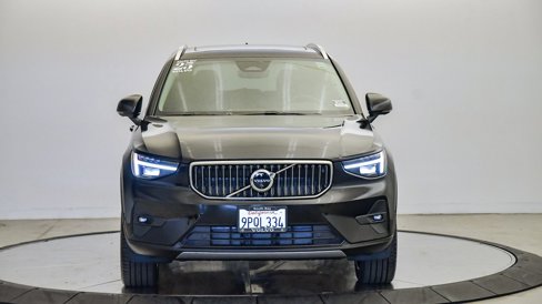Certified 2025 Volvo XC40 B5 Plus w/ Climate Package image 7