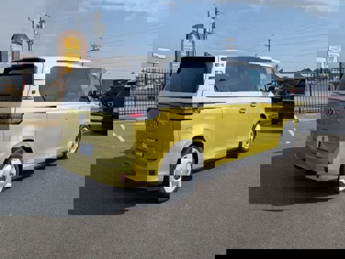 New 2025 Volkswagen ID. Buzz 1st Edition image 3