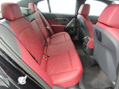 Used 2025 BMW 530i w/ Premium Package image 22
