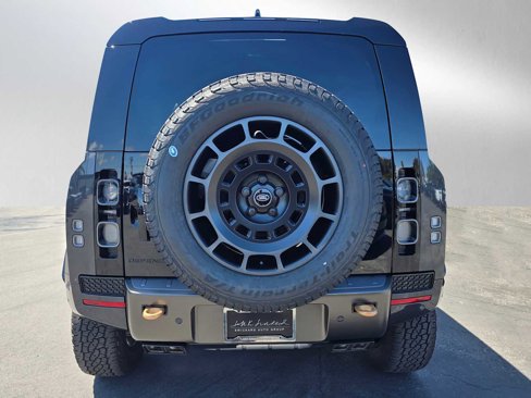New 2025 Land Rover Defender 110 image 6