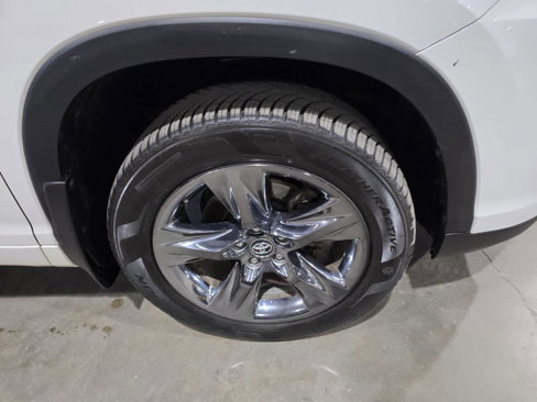 Used 2018 Toyota Highlander AWD V6 image 20