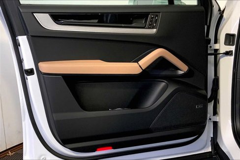 New 2026 Porsche Cayenne image 20