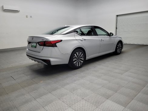 Used 2024 Nissan Altima 2.5 SV image 9