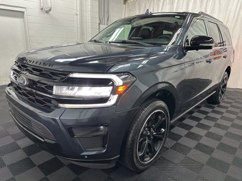 Used 2024 Ford Expedition Limited image 4