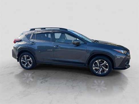 Used 2024 Subaru Crosstrek 2.0i Premium image 4
