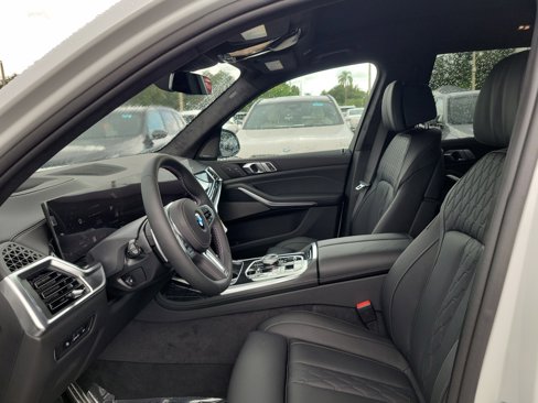 New 2026 BMW X7 M60i image 22