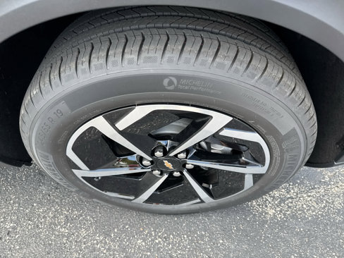 New 2026 Chevrolet Equinox EV LT image 13