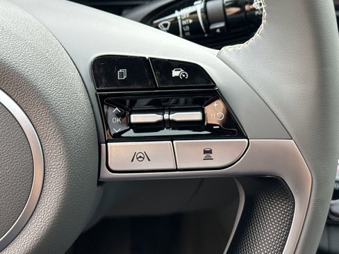 Certified 2025 Hyundai Elantra SEL image 27
