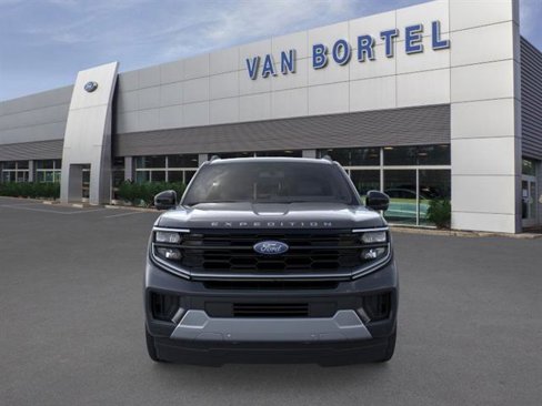New 2025 Ford Expedition Platinum image 6